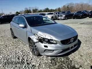 2018 Volvo V60 Dynamic with VIN YV140MEL4J2390449, listed as a Copart auction lot 46272124 with 124,513 mi miles. Bid and sale history available at carsss.com. Image 11.