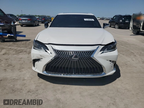 2021 Lexus ES with VIN 58ACZ1B18MU104589, listed as a Copart auction lot 51388385 with 122,941 mi miles and Clean Title. Bid and sale history available at carsss.com. Image 5.