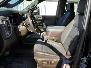2023 GMC Sierra 3500HD Denali z VIN 1GT49WEY2PF169520, wystawiony jako Copart lot #83541994 z przebiegiem 33 940 mil mil oraz Szkoda całkowita • Salvage title. Historia ofert i sprzedaży dostępna na DreamBid. Obrazek 7.