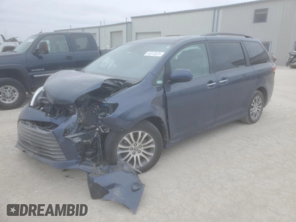 2018 Toyota Sienna XLE Auto Access Seat with VIN 5TDYZ3DC1JS958089, listed as a Copart auction lot 44910525 with 125,431 mi miles and Salvage Title. Bid and sale history available at carsss.com. Image 1.