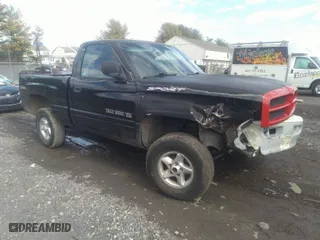 2000 Dodge Ram 1500 with VIN 1B7HF16Y4YS557109, listed as a IAAI auction lot 36011985 with 1 mi miles. Bid and sale history available at carsss.com. Image 1.