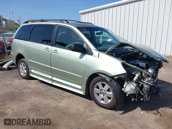 2008 Toyota Sienna CE with VIN 5TDZK23C28S158951, listed as a IAAI auction lot 41986003 with 67,696 mi miles. Bid and sale history available at carsss.com. Image 1.