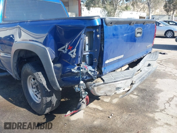 2003 Chevrolet Silverado 1500HD LS with VIN 1GCGK13U03F218776, listed as a IAAI auction lot 41993253 with 289,854 mi miles and . Bid and sale history available at DreamBid. Image 6.