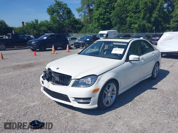 2012 Mercedes-Benz C 300 Sport с VIN WDDGF8BB8CA691471, выставлен на аукционе IAAI как лот 42621659 с пробегом 96 945 миль миль и . История ставок и продаж доступна на DreamBid. Изображение 20.