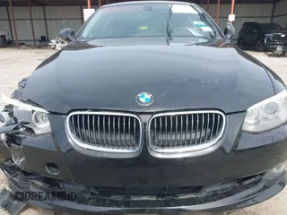 2011 BMW 3 Series 328i z VIN WBAKE5C52BE429545, wystawiony jako IAAI lot #41712599 z przebiegiem 67 746 mil mil oraz . Historia ofert i sprzedaży dostępna na DreamBid. Obrazek 12.