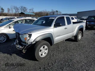 2013 Toyota Tacoma z VIN 5TFUX4EN1DX016584, wystawiony jako Copart lot #48462975 z przebiegiem 130 712 mil mil oraz Szkoda całkowita • Salvage title. Historia ofert i sprzedaży dostępna na DreamBid. Obrazek 1.