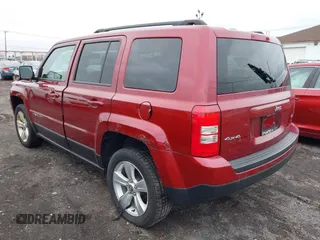 2014 Jeep Patriot Latitude with VIN 1C4NJRFB6ED892819, listed as a IAAI auction lot 42053389 with 92,213 mi miles and . Bid and sale history available at carsss.com. Image 3.