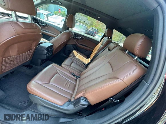 2017 Audi Q7 Premium Plus z VIN WA1LAAF75HD025575, wystawiony jako Copart lot #55443465 z przebiegiem 162 389 mil mil oraz Czysty tytuł • Clean title. Historia ofert i sprzedaży dostępna na DreamBid. Obrazek 9.