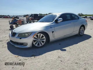 2011 BMW 3 Series 328i with VIN WBAKE3C55BE557220, listed as a Copart auction lot 49833305 with 33,881 mi miles and Salvage Title. Bid and sale history available at carsss.com. Image 1.