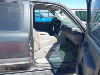 2004 Chevrolet Suburban LS with VIN 3GNEC16Z24G269957, listed as a IAAI auction lot 41739190 with 269,891 mi miles. Bid and sale history available at carsss.com. Image 5.