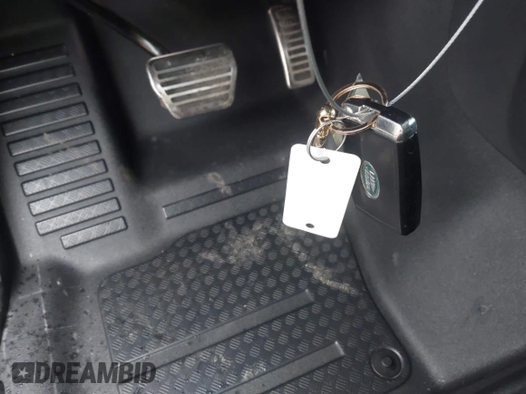 2020 Land Rover Defender X with VIN SALEXEEU9L2030559, listed as a IAAI auction lot 42323334 with 41,325 mi miles and . Bid and sale history available at DreamBid. Image 11.
