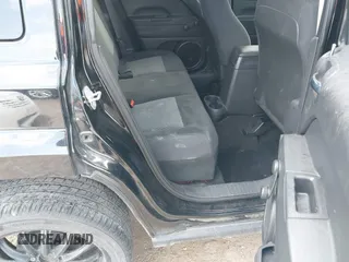 2014 Jeep Patriot Sport with VIN 1C4NJPBB9ED850994, listed as a IAAI auction lot 41888721 with 89,556 mi miles. Bid and sale history available at carsss.com. Image 8.