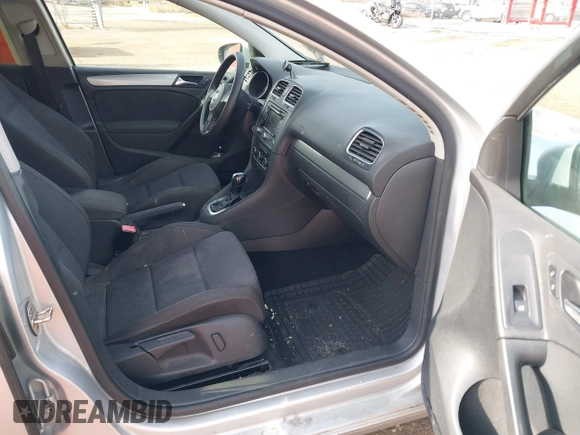 2013 Volkswagen Golf w/Conv & Sunroof с VIN WVWDB7AJ3DW131454, выставлен на аукционе IAAI как лот 41844393 с пробегом 174 704 миль миль и . История ставок и продаж доступна на DreamBid. Изображение 5.