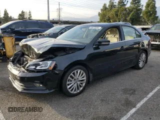 2015 Volkswagen Jetta SE z VIN 3VWD17AJ4FM349793, wystawiony jako Copart lot #45678595 z przebiegiem 140 297 mil mil oraz Szkoda całkowita • Salvage title. Historia ofert i sprzedaży dostępna na DreamBid. Obrazek 1.