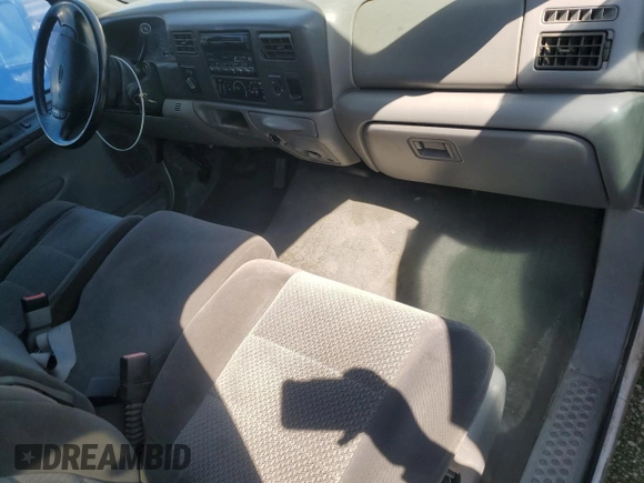 2002 Ford F-250 XL с VIN 1FTNX21F12EA20666, выставлен на аукционе Copart как лот 52757205 с пробегом 251 257 миль миль и Списание • Salvage title. История ставок и продаж доступна на DreamBid. Изображение 8.