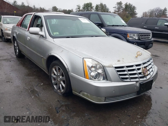 2008 Cadillac DTS 1SA z VIN 1G6KD57Y28U167084, wystawiony jako IAAI lot #41788614 z przebiegiem 86 436 mil mil oraz . Historia ofert i sprzedaży dostępna na DreamBid. Obrazek 1.