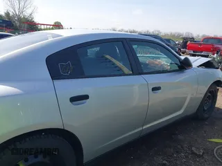 2013 Dodge Charger Police z VIN 2C3CDXAT9DH549866, wystawiony jako IAAI lot #42063862 z przebiegiem 145 191 mil mil oraz . Historia ofert i sprzedaży dostępna na DreamBid. Obrazek 13.