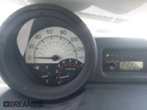 2006 Scion xB z VIN JTLKT324164064751, wystawiony jako IAAI lot #42450248 z przebiegiem 131 649 mil mil oraz . Historia ofert i sprzedaży dostępna na DreamBid. Obrazek 7.