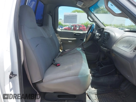 2000 Ford F-150 with VIN 3FTRF17W6YMA77034, listed as a IAAI auction lot 42314571 with 367,799 mi miles and . Bid and sale history available at DreamBid. Image 5.