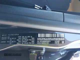 2019 Jeep Renegade Latitude z VIN ZACNJBBB4KPK59713, wystawiony jako IAAI lot #41878767 z przebiegiem 28 677 mil mil oraz . Historia ofert i sprzedaży dostępna na DreamBid. Obrazek 9.