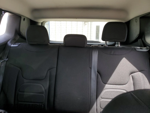 2018 Jeep Renegade Latitude with VIN ZACCJBBB6JPJ32919, listed as a Copart auction lot 54536315 with 106,293 mi miles and Clean Title. Bid and sale history available at carsss.com. Image 10.