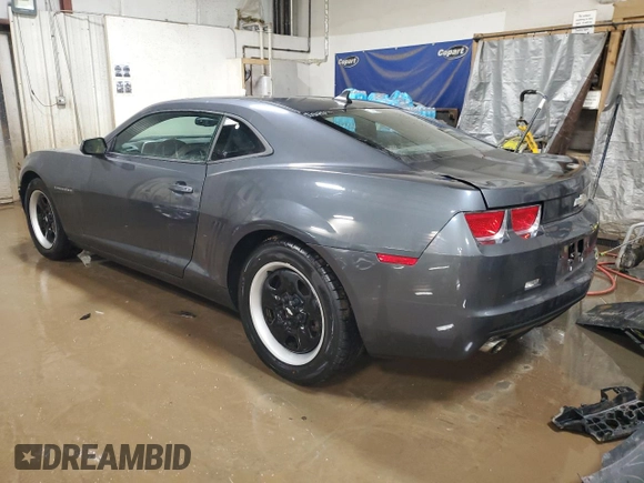 2011 Chevrolet Camaro 1LS z VIN 2G1FE1ED8B9139470, wystawiony jako Copart lot #48554505 z przebiegiem 149 513 mil mil oraz Szkoda całkowita • Salvage title. Historia ofert i sprzedaży dostępna na DreamBid. Obrazek 2.