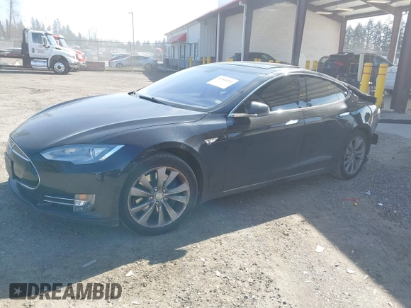 2014 Tesla Model S 60 z VIN 5YJSA1H19EFP45024, wystawiony jako IAAI lot #41960222 z przebiegiem 108 573 mil mil oraz . Historia ofert i sprzedaży dostępna na DreamBid. Obrazek 18.