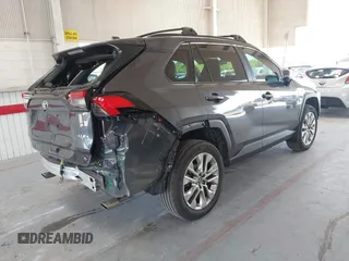 2024 Toyota RAV4 XLE Premium z VIN 2T3C1RFV0RC284225, wystawiony jako IAAI lot #42278949 z przebiegiem 15 765 mil mil oraz . Historia ofert i sprzedaży dostępna na DreamBid. Obrazek 4.