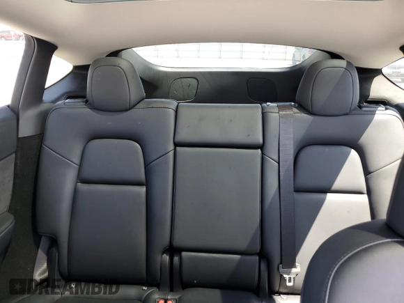 2024 Tesla Model Y Long Range z VIN 7SAYGDEE0RF062395, wystawiony jako Copart lot #55071185 z przebiegiem 42 747 mil mil oraz Szkoda całkowita • Salvage title. Historia ofert i sprzedaży dostępna na DreamBid. Obrazek 10.