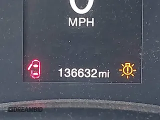 2015 Jeep Renegade Latitude with VIN ZACCJBBT2FPC27884, listed as a IAAI auction lot 39640157 with 136,632 mi miles. Bid and sale history available at carsss.com. Image 12.