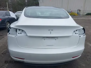 2023 Tesla Model 3 с VIN 5YJ3E1EA2PF475070, выставлен на аукционе IAAI как лот 41948023 с пробегом 61 178 миль миль и . История ставок и продаж доступна на DreamBid. Изображение 17.
