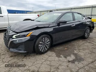 2025 Nissan Altima SV z VIN 1N4BL4DV4SN384891, wystawiony jako Copart lot #57639395 z przebiegiem 3 502 mil mil oraz Czysty tytuł • Clean title. Historia ofert i sprzedaży dostępna na DreamBid. Obrazek 1.