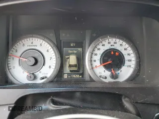 2016 Toyota Sienna SE с VIN 5TDXK3DC3GS758341, выставлен на аукционе Copart как лот 60935395 с пробегом 176 295 миль миль и Списание • Salvage title. История ставок и продаж доступна на DreamBid. Изображение 9.