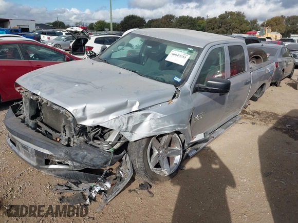 2013 Ram 1500 Tradesman z VIN 1C6RR6ST6DS661539, wystawiony jako IAAI lot #40647251 z przebiegiem 152 279 mil mil oraz . Historia ofert i sprzedaży dostępna na DreamBid. Obrazek 2.