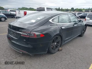 2014 Tesla Model S 60 с VIN 5YJSA1H10EFP48975, выставлен на аукционе IAAI как лот 42249935 с пробегом 105 524 миль миль и . История ставок и продаж доступна на DreamBid. Изображение 4.