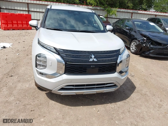 2024 Mitsubishi Outlander SE with VIN JA4J4VA82RZ032400, listed as a IAAI auction lot 42094845 with 30,436 mi miles. Bid and sale history available at carsss.com. Image 12.