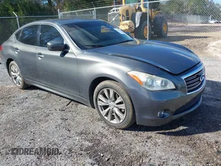 2013 Infiniti M37 with VIN JN1BY1AP0DM510398, listed as a IAAI auction lot 41621916 with 139,002 mi miles. Bid and sale history available at carsss.com. Image 1.