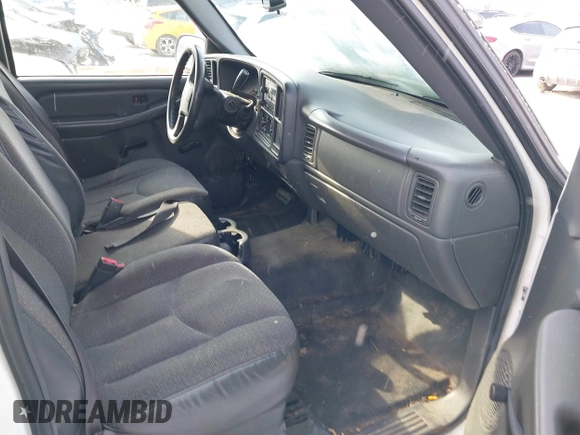 2004 Chevrolet Silverado 1500 Work Truck with VIN 1GCEC14X44Z236873, listed as a IAAI auction lot 41373750 with 95,355 mi miles. Bid and sale history available at carsss.com. Image 5.