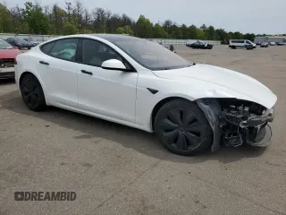 2022 Tesla Model S z VIN 5YJSA1E57NF487187, wystawiony jako Copart lot #58295845 z przebiegiem 50 879 mil mil oraz Szkody całkowita. Historia ofert i sprzedaży dostępna na DreamBid. Obrazek 4.