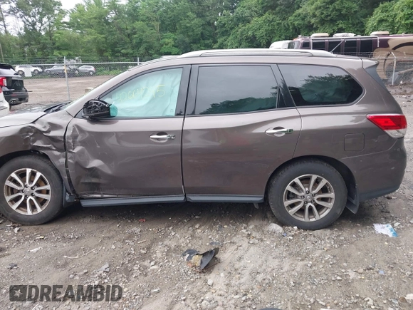 2015 Nissan Pathfinder SL with VIN 5N1AR2MM9FC723528, listed as a IAAI auction lot 42664245 with 120,818 mi miles and . Bid and sale history available at DreamBid. Image 14.