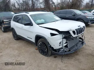2023 Jeep Cherokee Altitude Lux z VIN 1C4PJMMB9PD101541, wystawiony jako IAAI lot #41904235 z przebiegiem 16 690 mil mil oraz . Historia ofert i sprzedaży dostępna na DreamBid. Obrazek 1.
