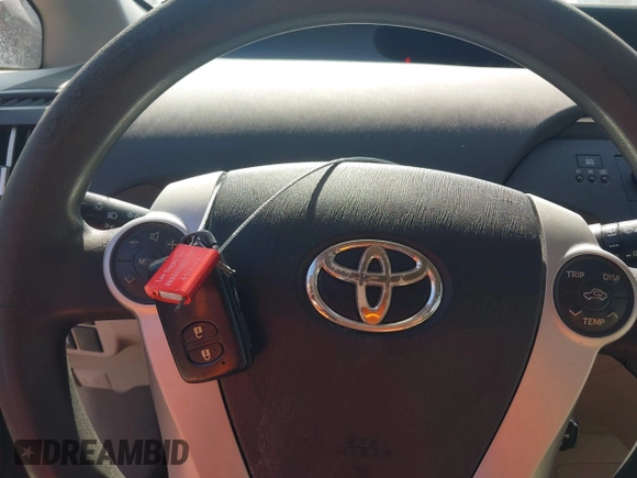 2010 Toyota Prius II z VIN JTDKN3DU2A0075518, wystawiony jako IAAI lot #41767139 z przebiegiem 235 211 mil mil oraz . Historia ofert i sprzedaży dostępna na DreamBid. Obrazek 11.