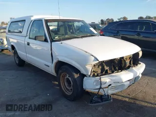 1998 Chevrolet S-10 with VIN 1GCCS14X6WK159543, listed as a IAAI auction lot 41608384 with 168,274 mi miles. Bid and sale history available at carsss.com. Image 1.