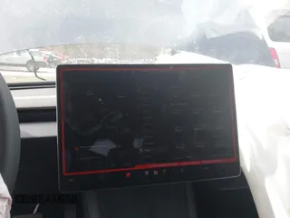 2025 Tesla Model 3 Long Range z VIN 5YJ3E1EB5SF880681, wystawiony jako IAAI lot #41429855 z przebiegiem 747 mil mil oraz . Historia ofert i sprzedaży dostępna na DreamBid. Obrazek 15.