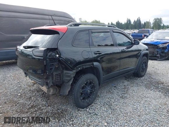 2014 Jeep Cherokee Trailhawk z VIN 1C4PJMBB1EW145683, wystawiony jako IAAI lot #42487730 z przebiegiem 148 277 mil mil oraz . Historia ofert i sprzedaży dostępna na DreamBid. Obrazek 4.