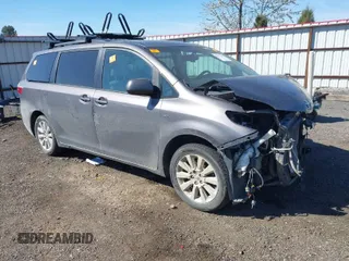 2016 Toyota Sienna LE with VIN 5TDJK3DC9GS130774, listed as a IAAI auction lot 42033495 with 228,289 mi miles. Bid and sale history available at carsss.com. Image 1.