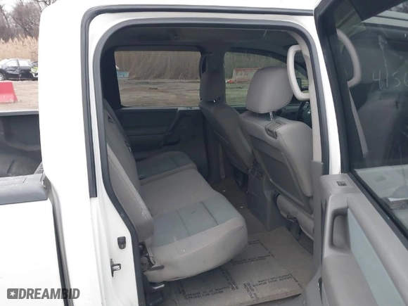 2007 Nissan Titan LE with VIN 1N6BA07B87N246012, listed as a IAAI auction lot 41561124 with 344,652 mi miles. Bid and sale history available at carsss.com. Image 8.