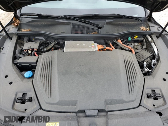 2022 Audi e-tron Sportback S line Premium Plus z VIN WA12AAGE7NB007093, wystawiony jako Copart lot #57248545 z przebiegiem 21 275 mil mil oraz Szkoda całkowita • Salvage title. Historia ofert i sprzedaży dostępna na DreamBid. Obrazek 12.