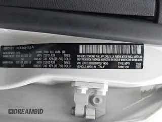 2017 Jeep Renegade Latitude with VIN ZACCJBBB3HPE71456, listed as a IAAI auction lot 41202372 with 72,552 mi miles. Bid and sale history available at carsss.com. Image 9.