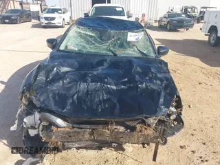 2018 Mazda 3 Sport z VIN 3MZBN1U76JM172939, wystawiony jako IAAI lot #42189372 z przebiegiem Nie podano mil oraz . Historia ofert i sprzedaży dostępna na DreamBid. Obrazek 6.
